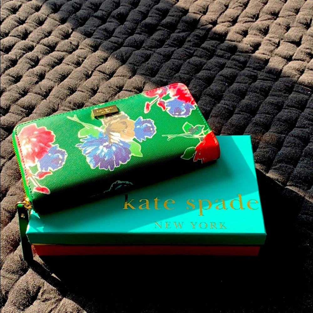 BRAND NEW Kate Spade Wallet